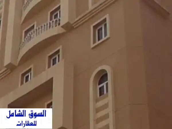 فرصة استثمارية ذهبية: عمارة ضخمة للبيع في...