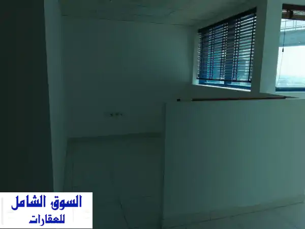 مكتب فخم عملاق للإيجار السنوي بأبراج الفلكون |...