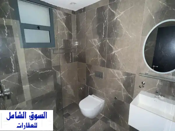 فرصة ذهبية! غرفة وصالة فاخرة للإيجار في الجرف 3 عجمان | قرب السوق الصيني، تشطيبات مودرن، 30,000 درهم على 6 دفعات