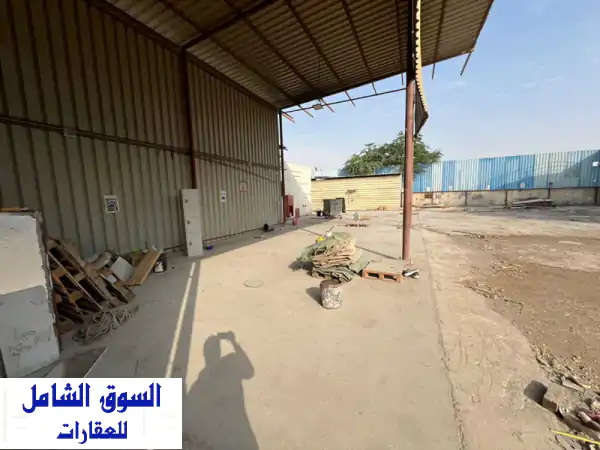 فرصة ذهبية بالصجعة: حوطة صناعية/تخزينية للإيجار 20000 قدم مربع – جاهزة بمرافق متكاملة وكهرباء 70ك!