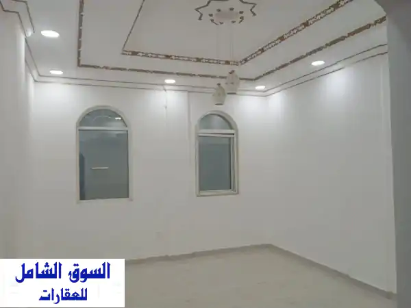فيلا للإيجار السنوي  الحوشي الشارقة  مساحة الأرض 8400 قدم  حديقة مشجرة  موقف داخلي مغطى + خارجي ...