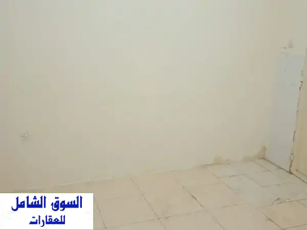 غرفة ناطور واسعة وكبيرة، مجهزة بالكامل تشمل...