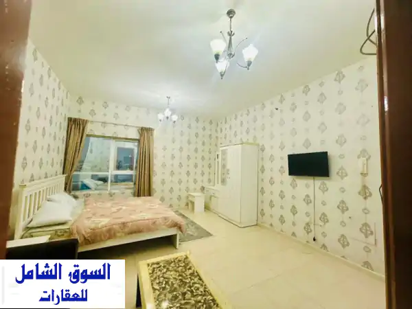 استوديو فاخر للبيع في أبراج الأورينت عجمان: إطلالة خور كاملة، خدمات فندقية، استثمار مضمون!
