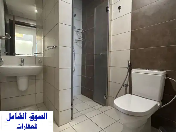 شقة مفروشة فاخرة للإيجار في بنيد القار قطعة 1: إطلالة بحرية خلابة | جيم، مسبح، أمن وموقف خاص