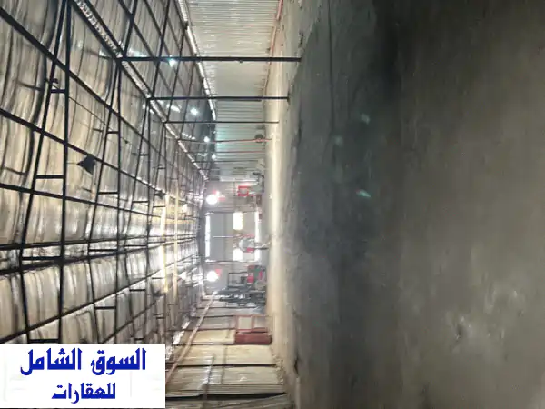 للبيع مجمع تجاري في الضجيج مساحة 5200 متر. موقع...