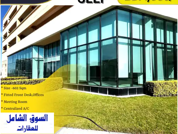 فرصتك الذهبية! صالة عرض فاخرة للإيجار بالسيف،...