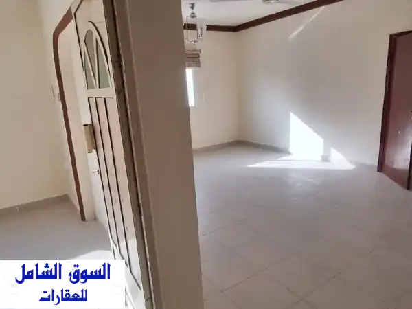 للإيجار: نصف بيت في الرفاع الشرقي مع المكيفات،...