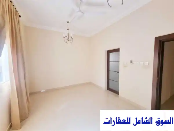 شقة للإيجار شامل الكهرباء في المقشع المحافظة الشمالية