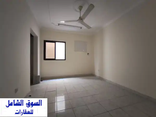 شقة تجارية/مكتب غير مفروش 3 غرف نوم وصالة في جد...