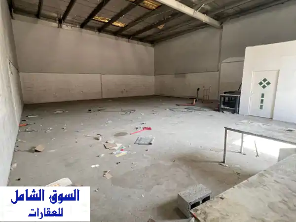 مستودع للإيجار السنوي في الصناعية 17  الشارقة فرصة مميزة لأصحاب الأعمال في موقع حيوي داخل الصناعية ...