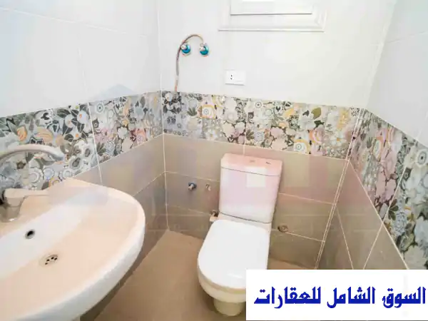 فرصة ذهبية: صيدلية 38م للإيجار بمصطفى كامل - عمارات الظباط، سيدي جابر، الإسكندرية | موقع حيوي ومرخص