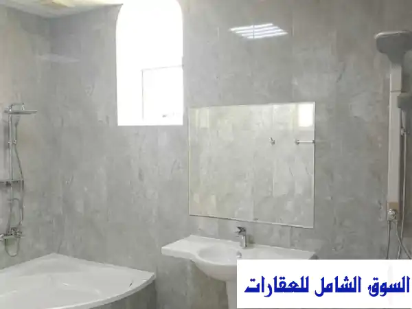 للإيجار فيلا طابقين العين غنيمة 7 غرف ماستر في الشعيبة