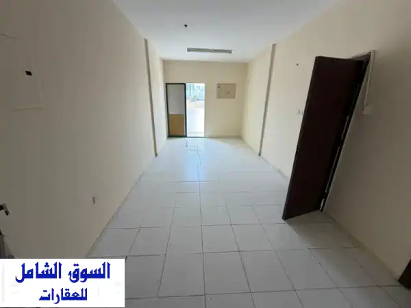 استوديو للإيجار السنوي في الصناعية 2 عجمان بدون...