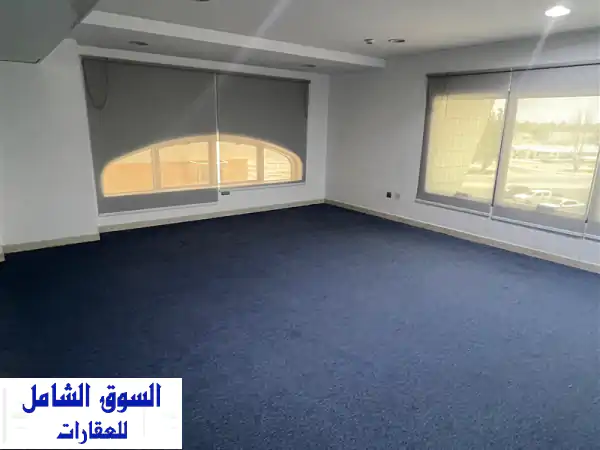 مركز تعليمي للبيع