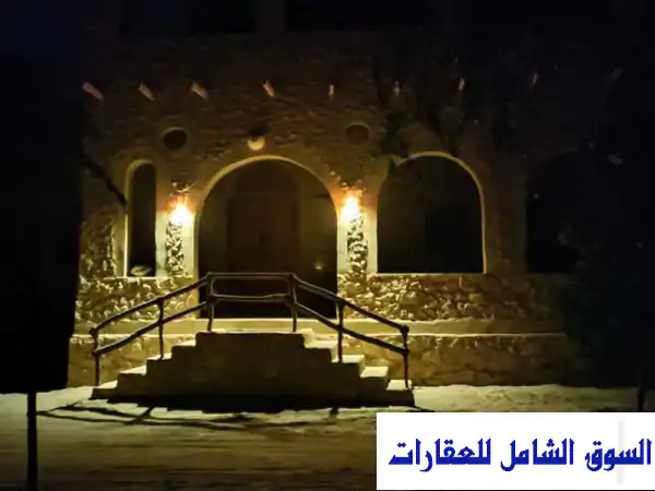 منزل ومزرعة نخل وزيتون وبرسيم للبيع في سيوة مطروح