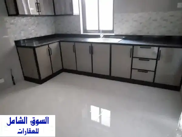 شقة أول ساكن شامل الكهرباء والماء، بناية جديدة مع مصعد، غرفة وحمام ومطبخ وصالة، 180 دينار، الرفاع ...