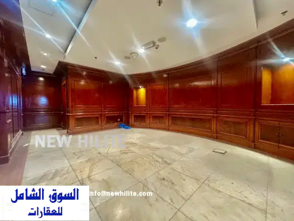 طابق تجاري كامل للإيجار في مدينة الكويت. مساحة...