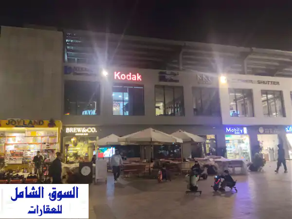للايجار محل تجارياستلام فوري القاهره الجديده مولthe market