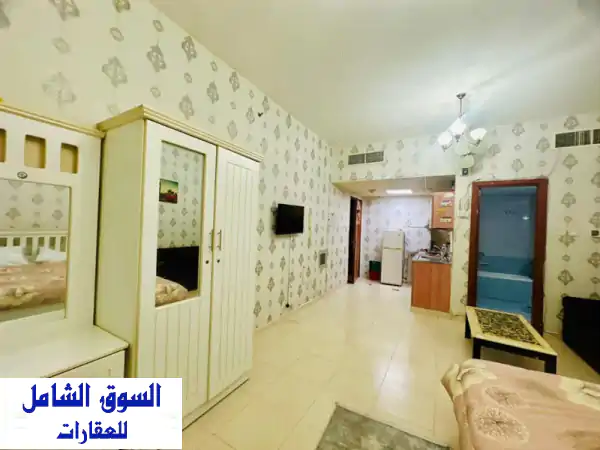 استوديو للبيع في أبراج الأورينت  اطلالة خور...