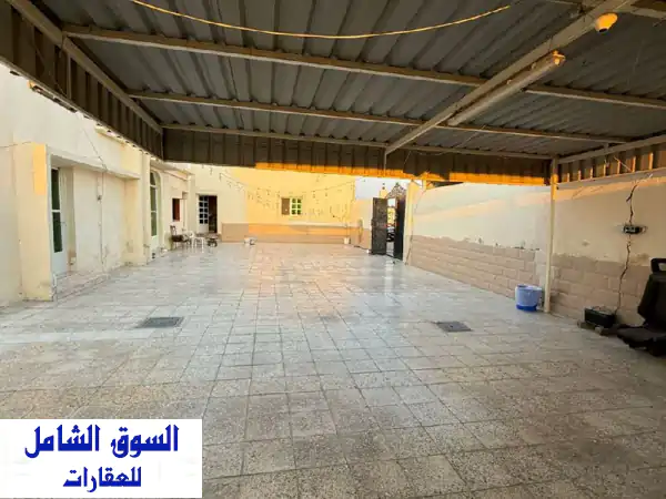 فيلا للبيع في الغافية، الشارقة: 8035م² وحوش عملاق | منزل الأحلام بملحق سكني ومرافق متكاملة