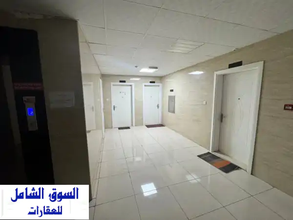 بناية للبيع في الجرف الصناعية 2  مساحة 6400 قدم مربع 80*80  بناية أرضي 2 تجاري سكني 4 محلات 4 ...