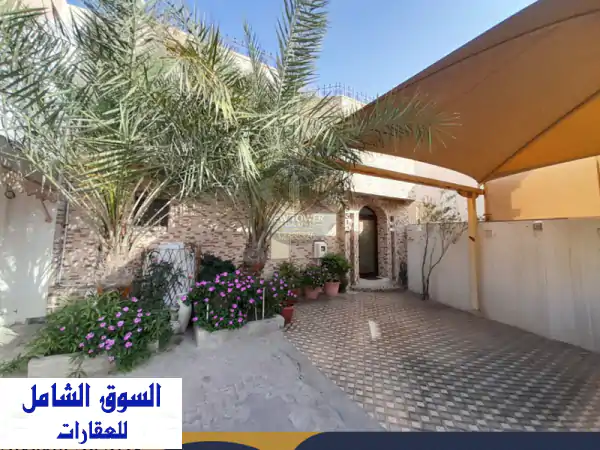 فيلا للبيع في البسيتين  موقع مميز (شارع وممر)....