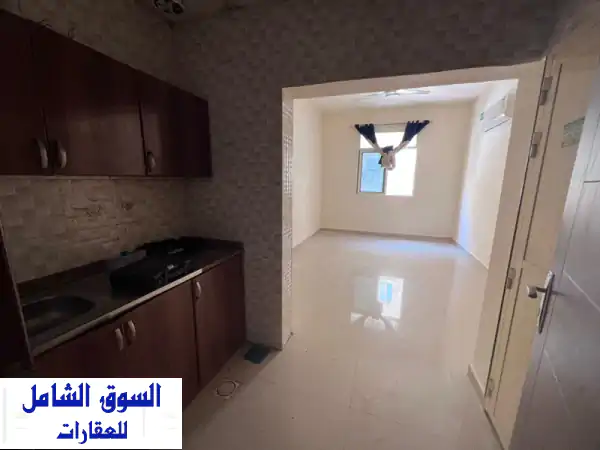 استوديو عائلي فاخر للإيجار السنوي بالروضة 3 عجمان | موقع مثالي وصيانة مجانية