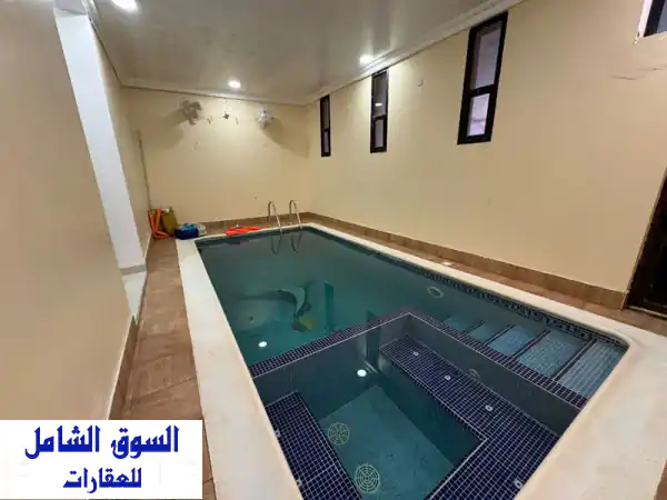 للإيجار  شقة مفروشة بالكامل في الحد (بنظام فيلا). المواصفات: 4 غرف نوم ماستر (كل غرفة بحمام)، غرفة ...
