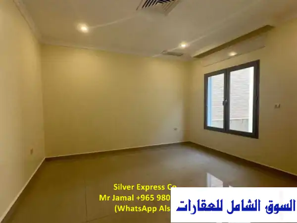 شقة للإيجار في المنقف ثلاث غرف نوم مع مسبح. الأحمدي