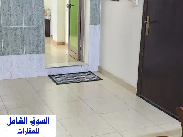 شقة مفروشة للإيجار في منطقة قلالي، مكونة من غرفة وصالة ومطبخ وحمام وبلكونة، بسعر 190 دينار شامل ...