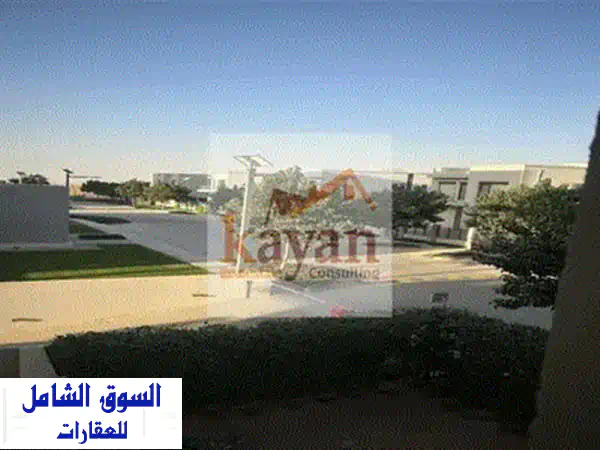 شقة مميزة، كاملة التشطيب، للبيع في كمباوند ذا أدريس إيست (التجمع الخامس) بإطلالة مباشرة على الليك