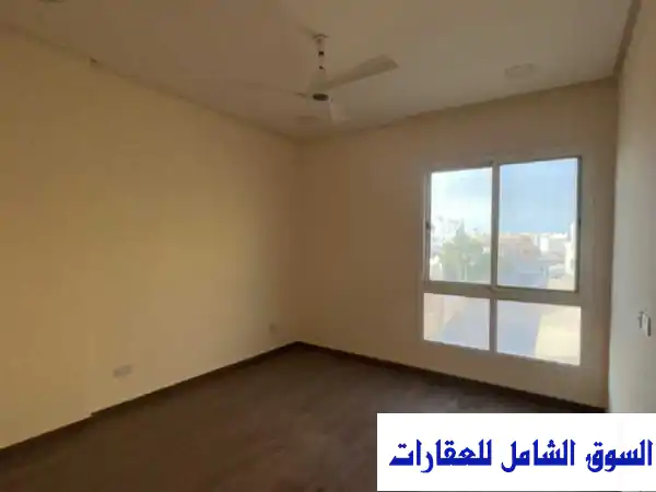 شقة فسيحة وشبه جديدة للإيجار في جدعلي الوسطى - 3 غرف (2 ماستر) - لفت وموقف - 240 د.ب