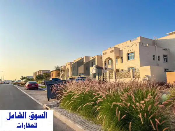مجمه للبيع 2 فيلا دخل سنوي 100*200  حجم الأرض 100*200 قدم مربع...