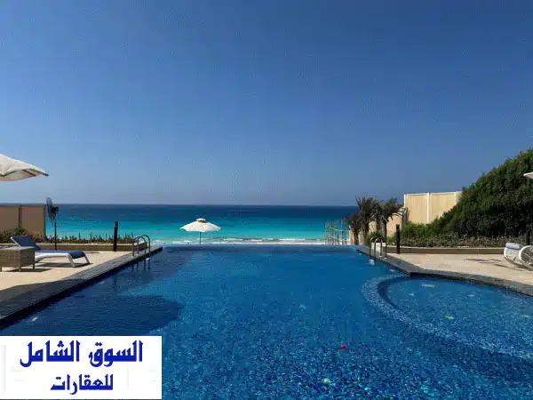 فيلا مستقلة فاخرة بـ 8 غرف نوم مطلة على البحر،...