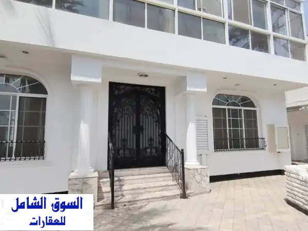 فيلا تجارية مستقلة دوبلكس في القضيبية مكونة من 8 غرف نوم مع مكيفات. 1500 دينار بحريني شامل كهرباء ...