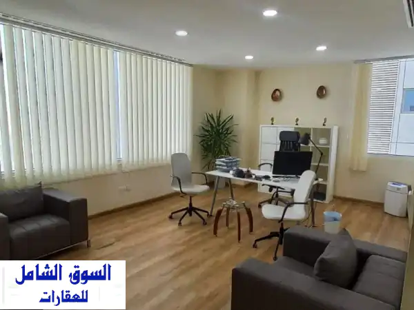 مكتب أحلامك للإيجار في السيف: إطلالة بحرية آسرة ببرج Business Bay | 94م² ومواقف خاصة