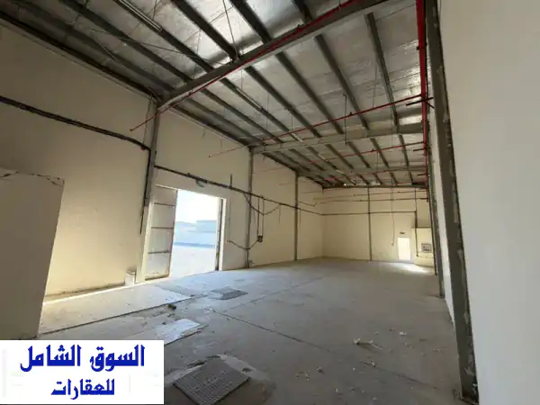 فرصة مميزة للإيجار في صناعيات الشارقة  الصناعية 18، حوطة بمساحة 20000 قدم مربع مع مستودع اضافي ...
