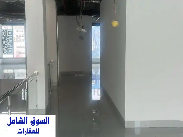 للايجار: مجمع تجاري ضخم ومتكامل 3 طوابق مع مكاتب...
