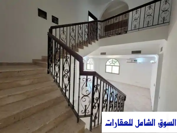 فيلا للإيجار المنصورة مجددة بالكامل مساحات واسعة...