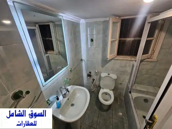 شقة مميزة للإيجار بالشاطبي الإسكندرية 80م | 2 غرف | ريسبشن واسع | دور ثاني بمصعد