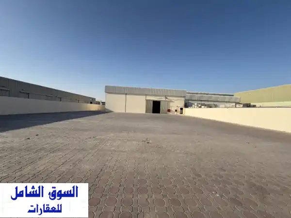 فرصة استثمارية ذهبية: أرض صناعية واسعة (20,000 ق.م) ومستودع (3,500 ق.م) للإيجار في الشارقة، المنطقة الصناعية 18
