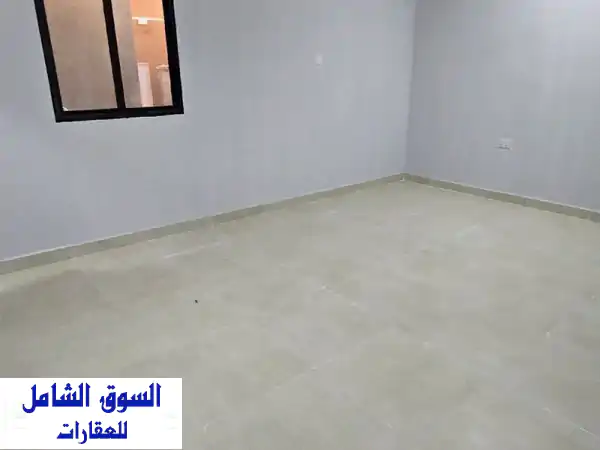 للإيجار: استوديو في عالي، غرفة، حمام، مطبخ، السعر 120 شامل مع مكيف.