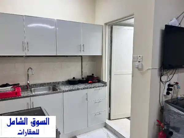 استوديو مفروش في الشارقة خلف متحف الشارقة للفنون ثاني صف من الكورنيش بجوار فندق سما بمنطقة الشويهين ...