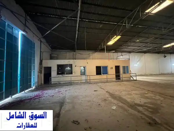مستودع تجاري صناعي للإيجار السنوي 10000 قدم بالشارقة الصناعية 2 - موقع استراتيجي لنجاح عملك