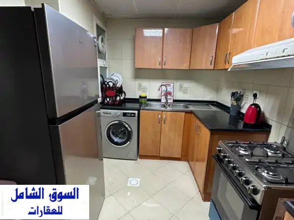 استأجر غرفتك الخاصة ببلكونة في التعاون الشارقة! سكن هادئ ومفروش للشباب الموظفين العرب بـ2400 درهم.