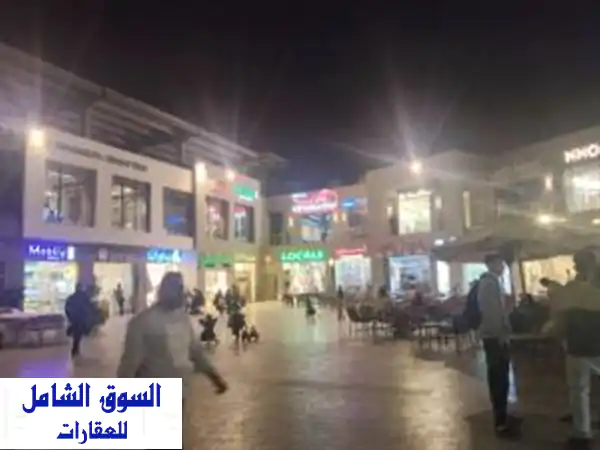 محل تجاري فاخر للإيجار بمول The Market المرحلة 2 | 127م +...