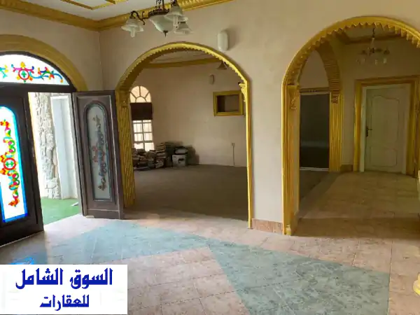 فرصة استثنائية بمدينة عيسى: فيلا عائلية فسيحة 577م² من المالك مباشرة - تصميم مميز وموقع حيوي!