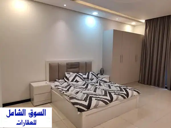 للإيجار شقق مفروشة في الرفاع تتكون من 4 غرف و5 حمامات ومطبخ وصالة كبيرة ومدخل وموقف سيارات. السعر ...