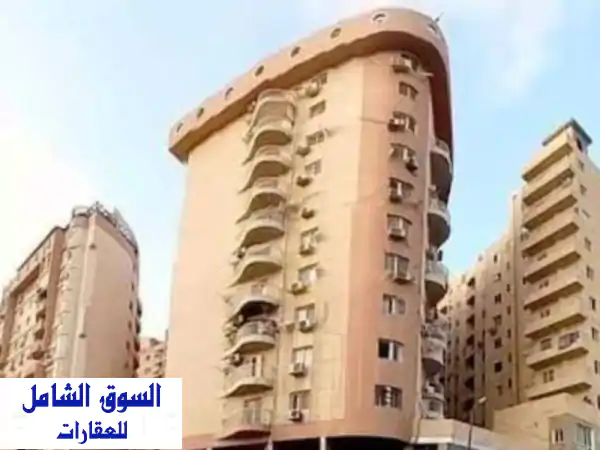 شقة مفروشة مميزة بكمبوند جرين تاورز سموحة