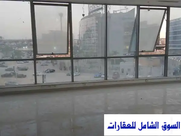 فرصتك الاستثمارية الذهبية: محل/مكتب/عيادة للإيجار أو البيع على التسعين الشمالي - مول متكامل (التجمع الخامس) استلام فوري!